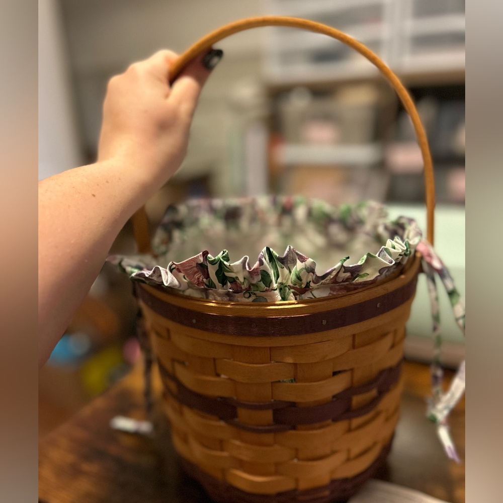 Longaberger 1996 May Series Sweet Pea Basket with Floral Liner